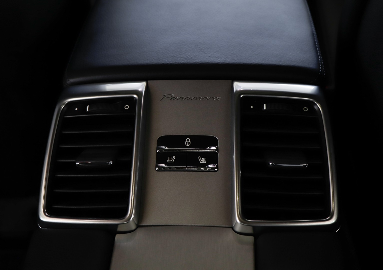 Porsche Panamera 4 EDITION PDK 2017
