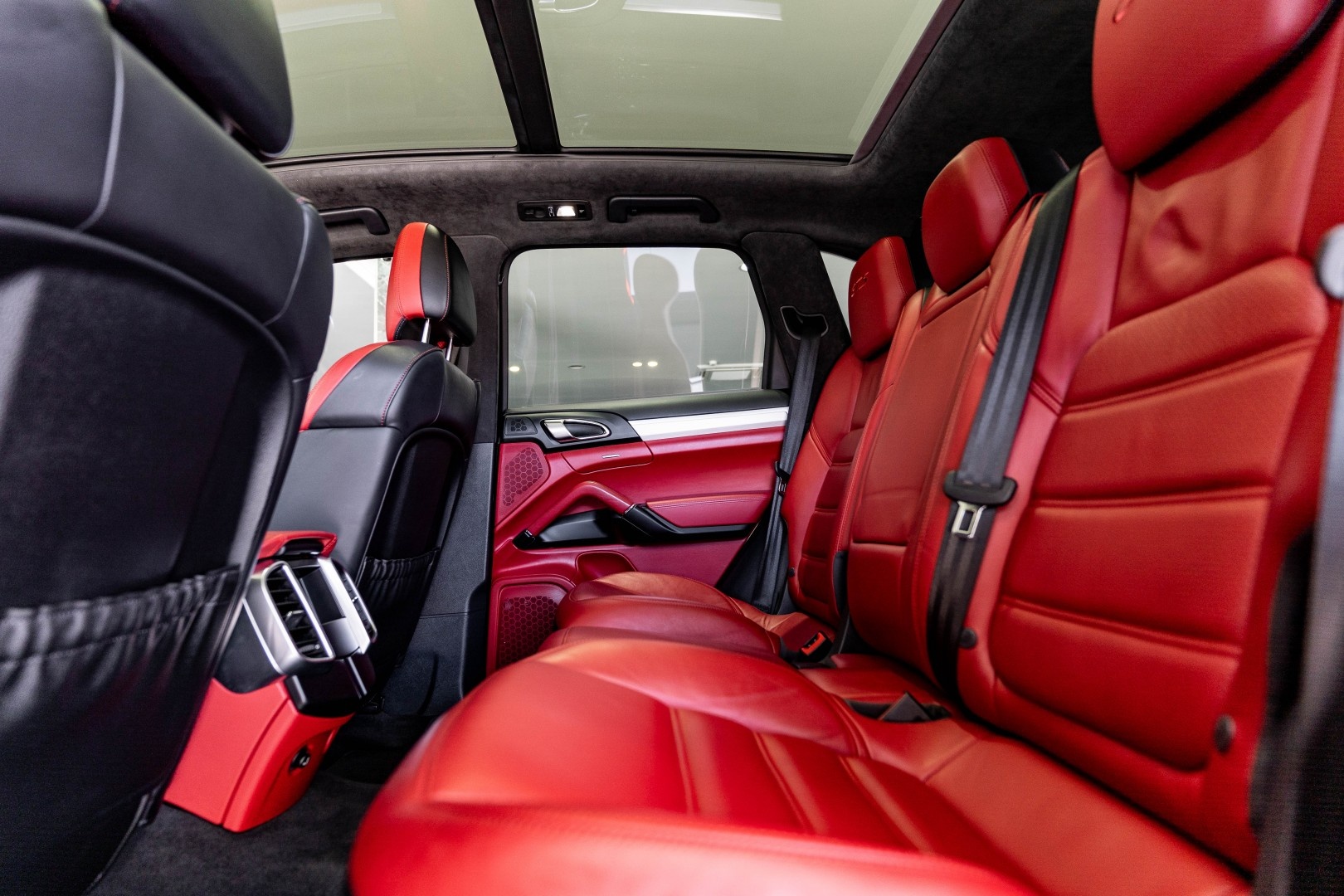 Porsche Cayenne GTS 2016