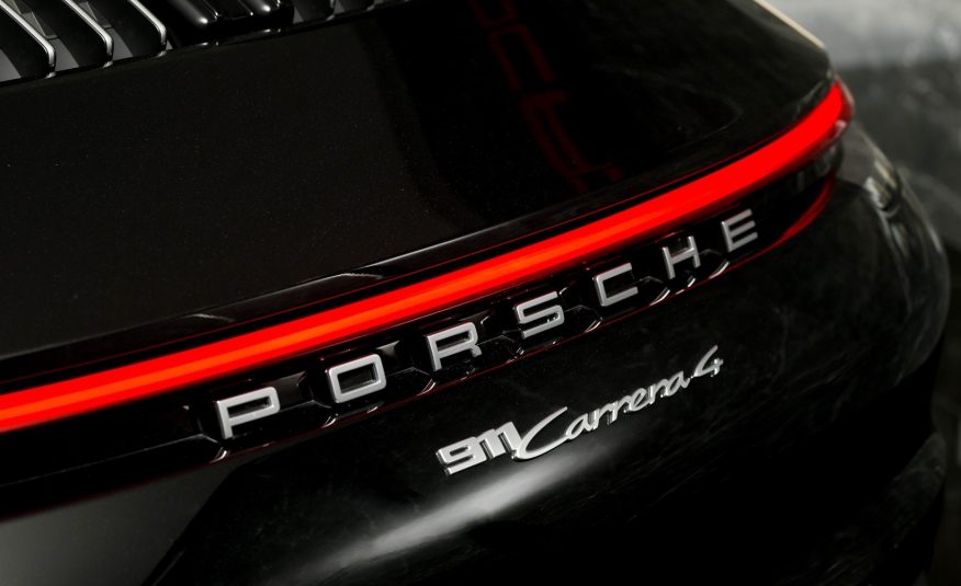 Porsche 911 992 Carrera 4 2021