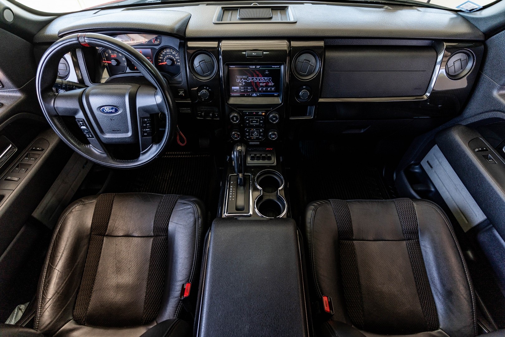 Ford F-150 SVT Raptor 2013