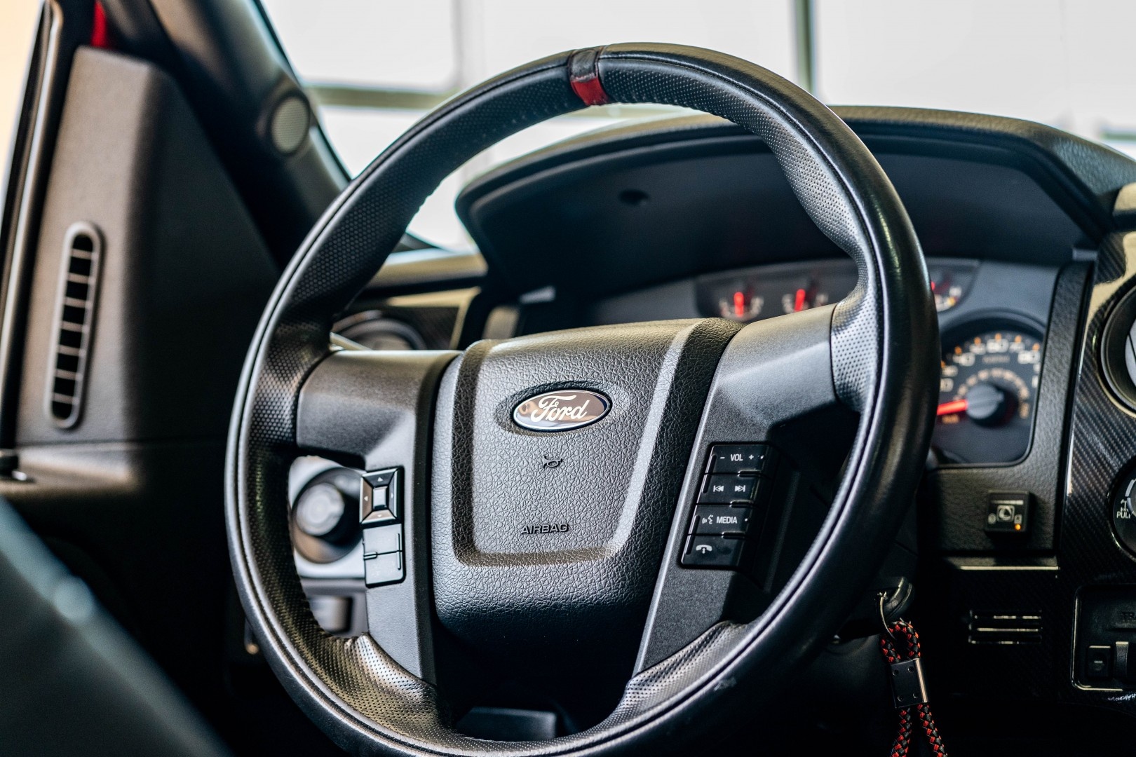 Ford F-150 SVT Raptor 2013