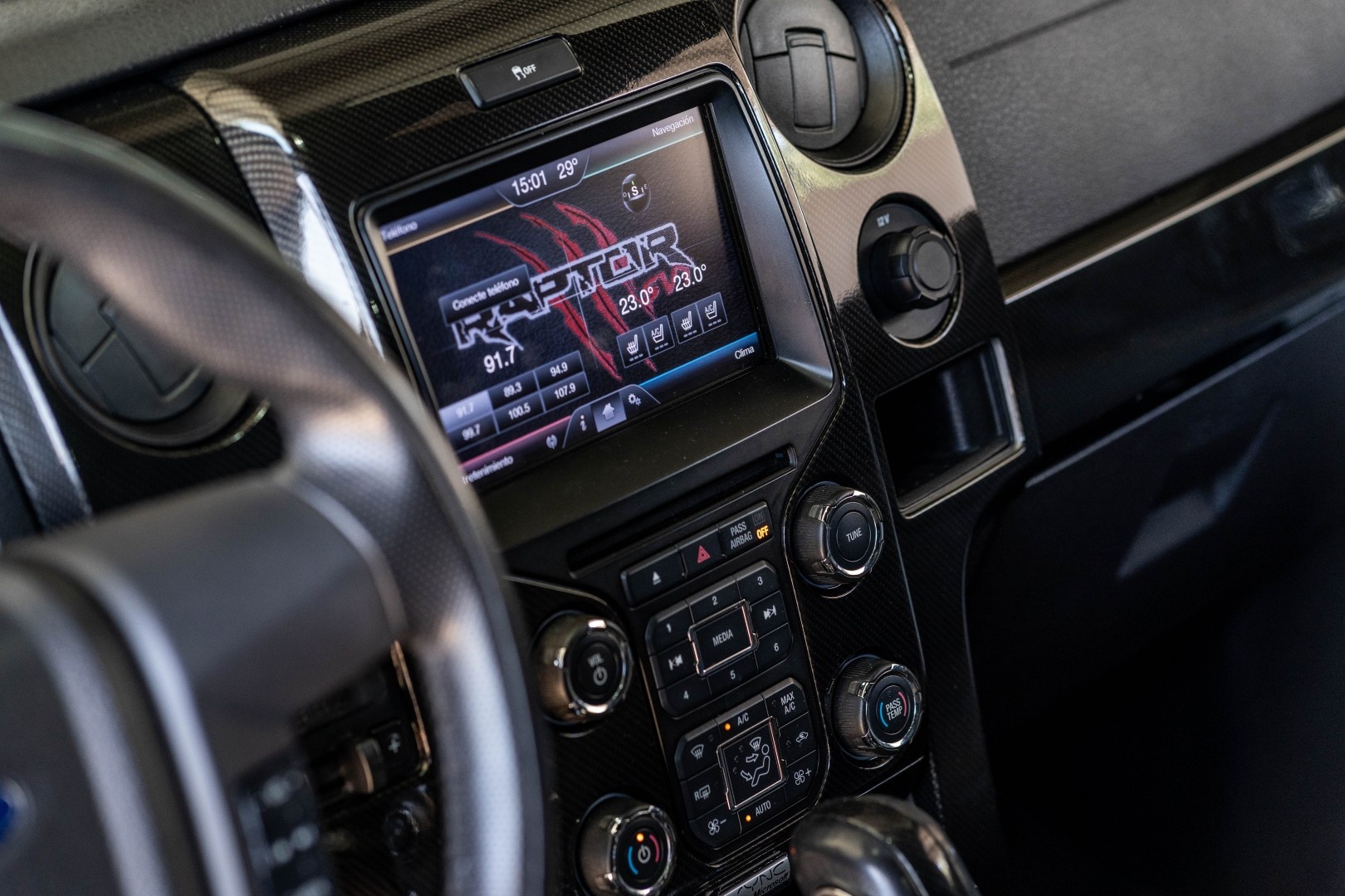 Ford F-150 SVT Raptor 2013