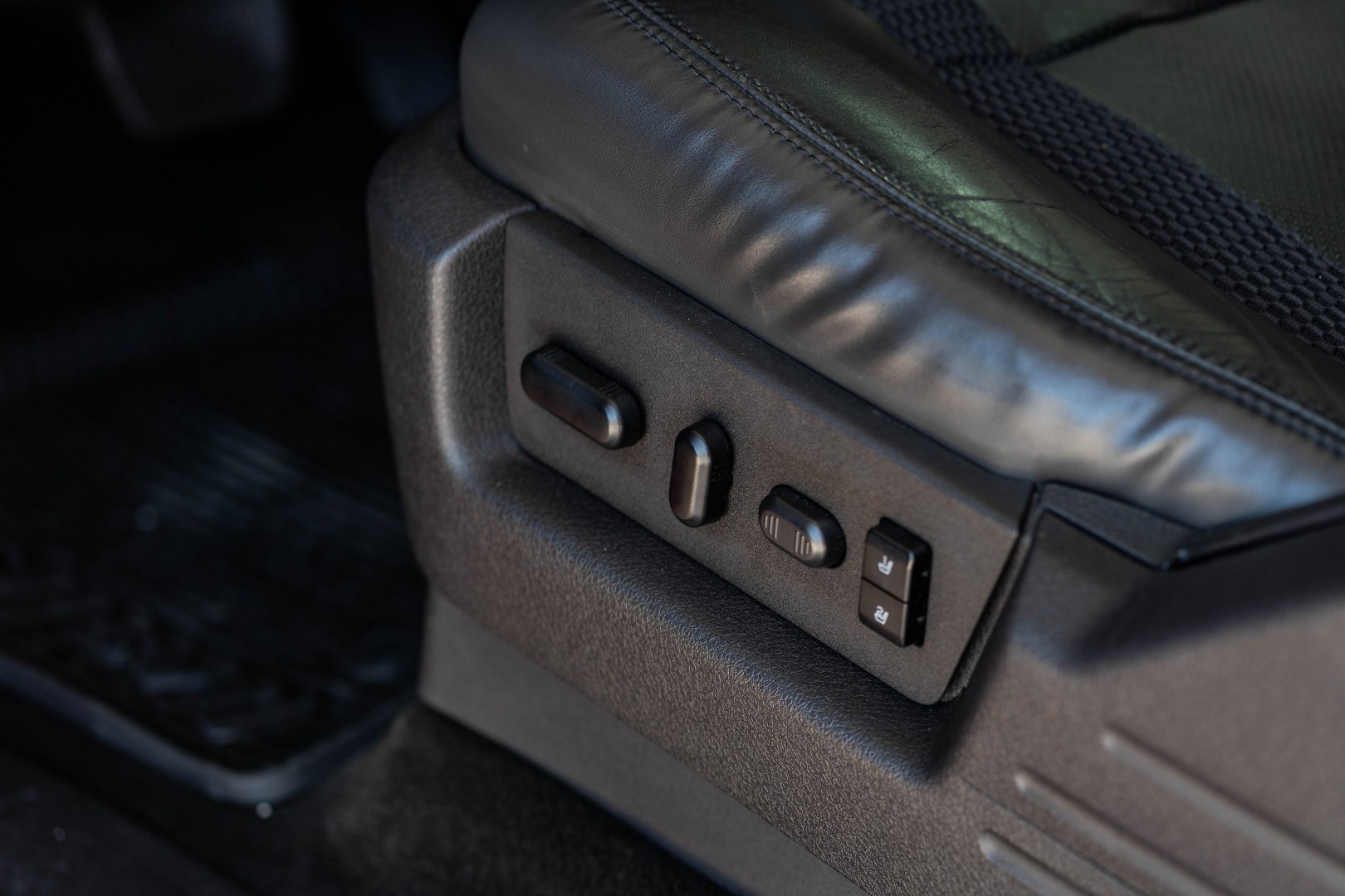 Ford F-150 SVT Raptor 2013