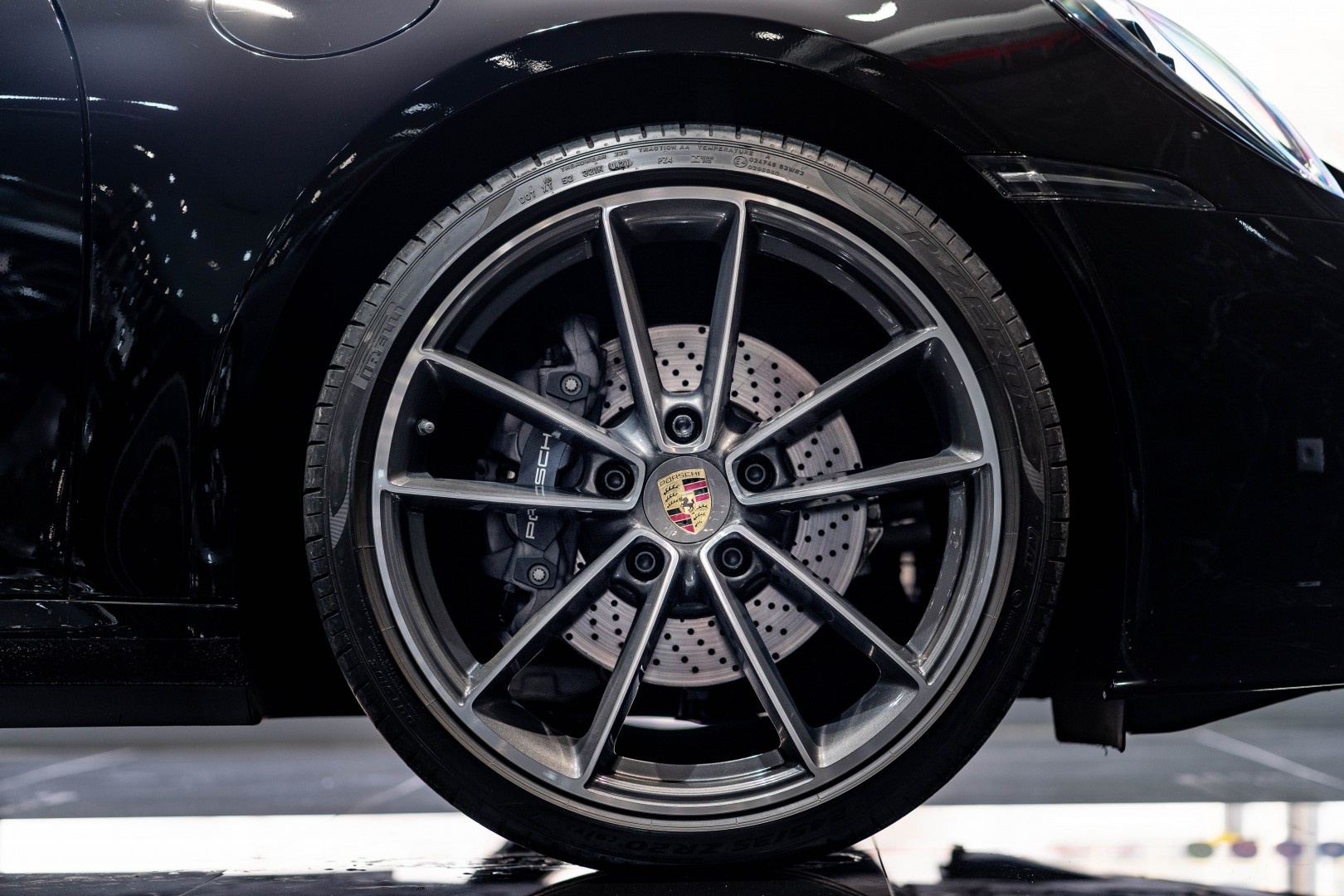 Porsche 911 992 Carrera 4 2021