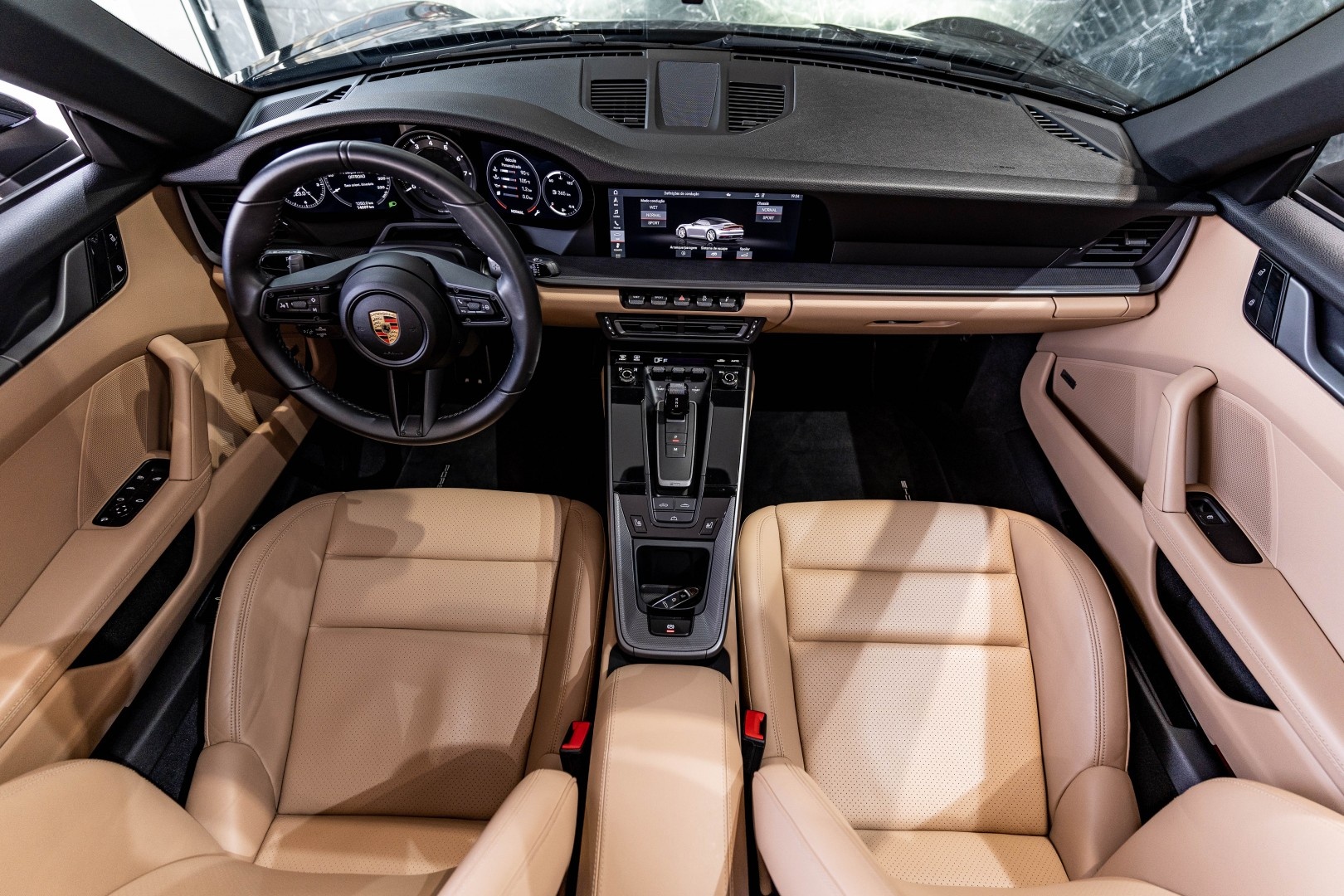 Porsche 911 992 Carrera 4 2021