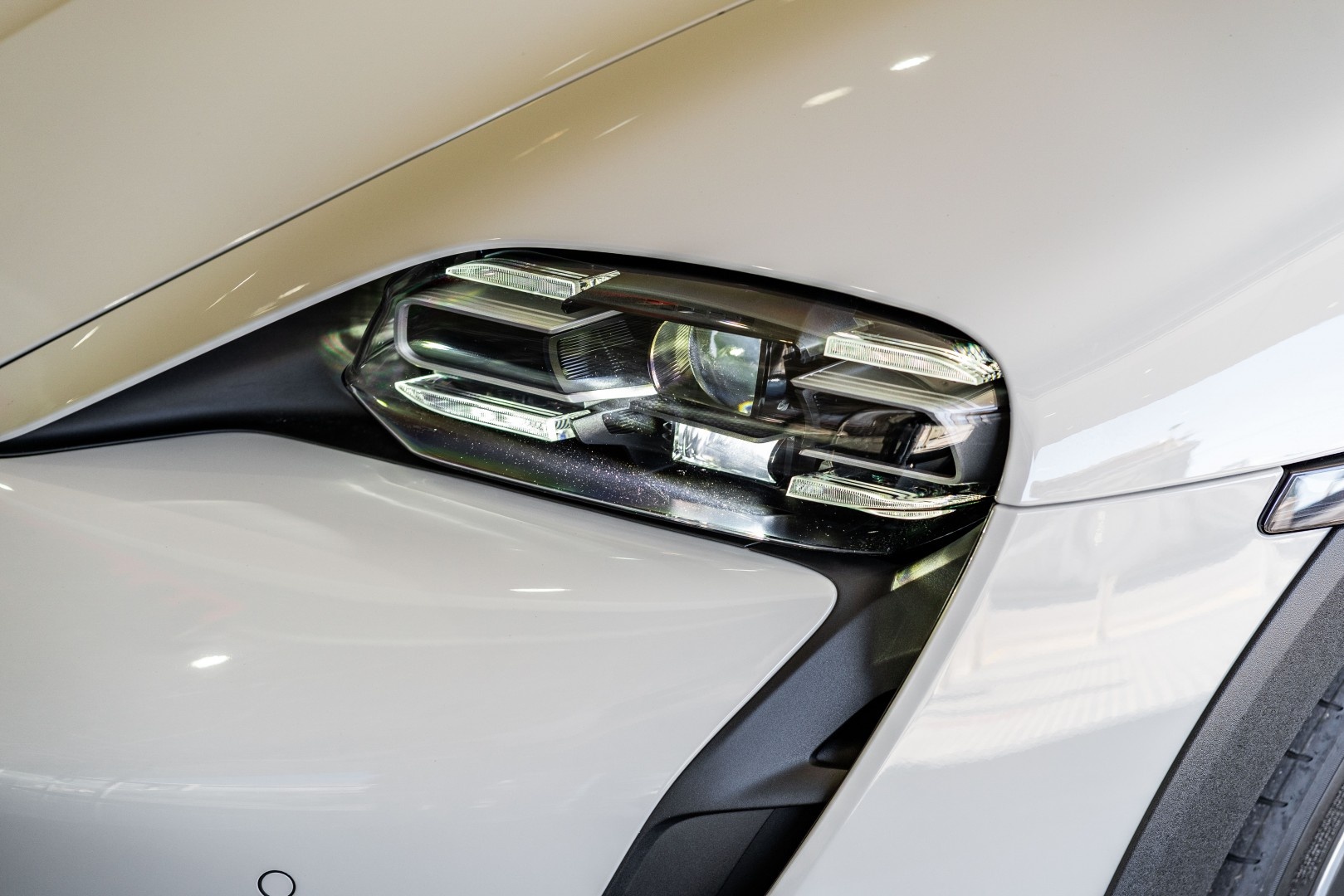 Porsche Taycan 4 Cross Turismo 2023