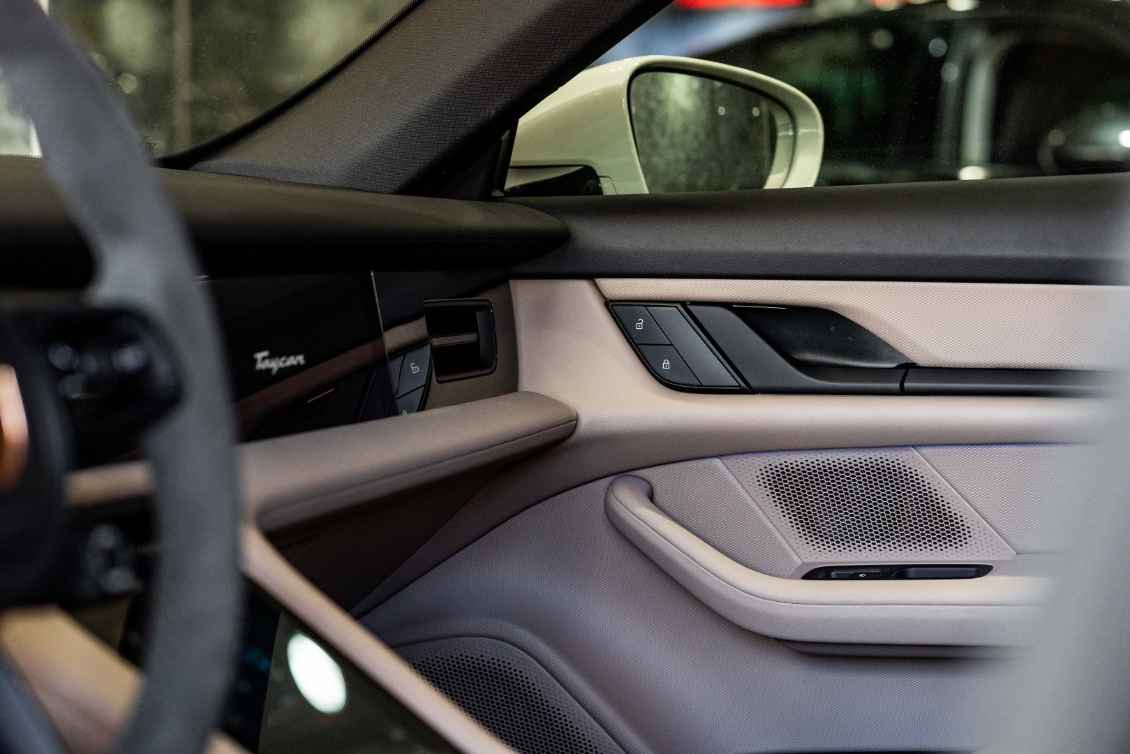 Porsche Taycan 4 Cross Turismo 2023