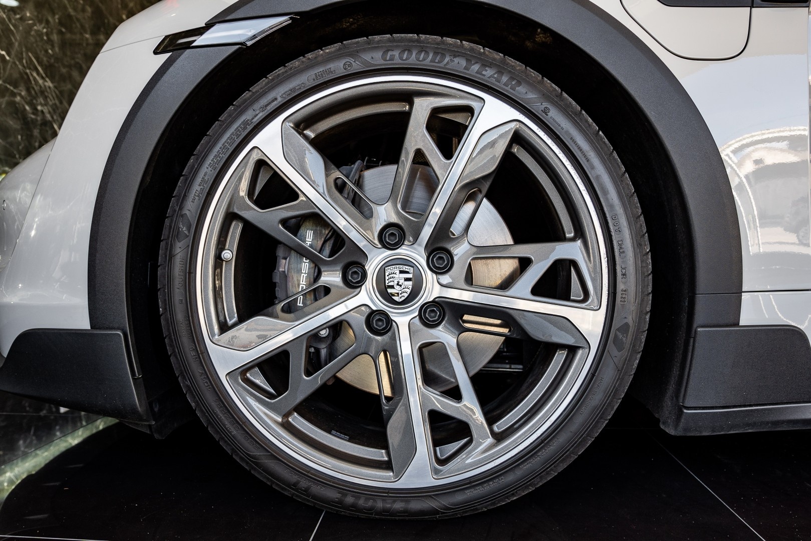 Porsche Taycan 4 Cross Turismo 2023