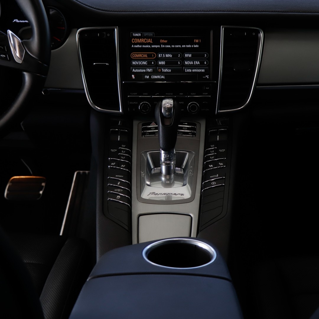 Porsche Panamera 4 S 2010