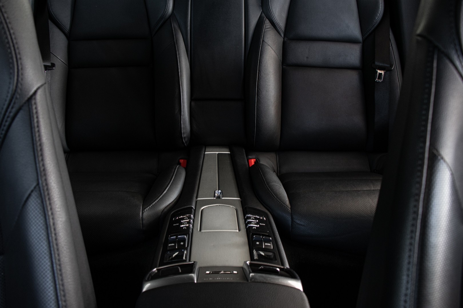 Porsche Panamera 4 S 2010