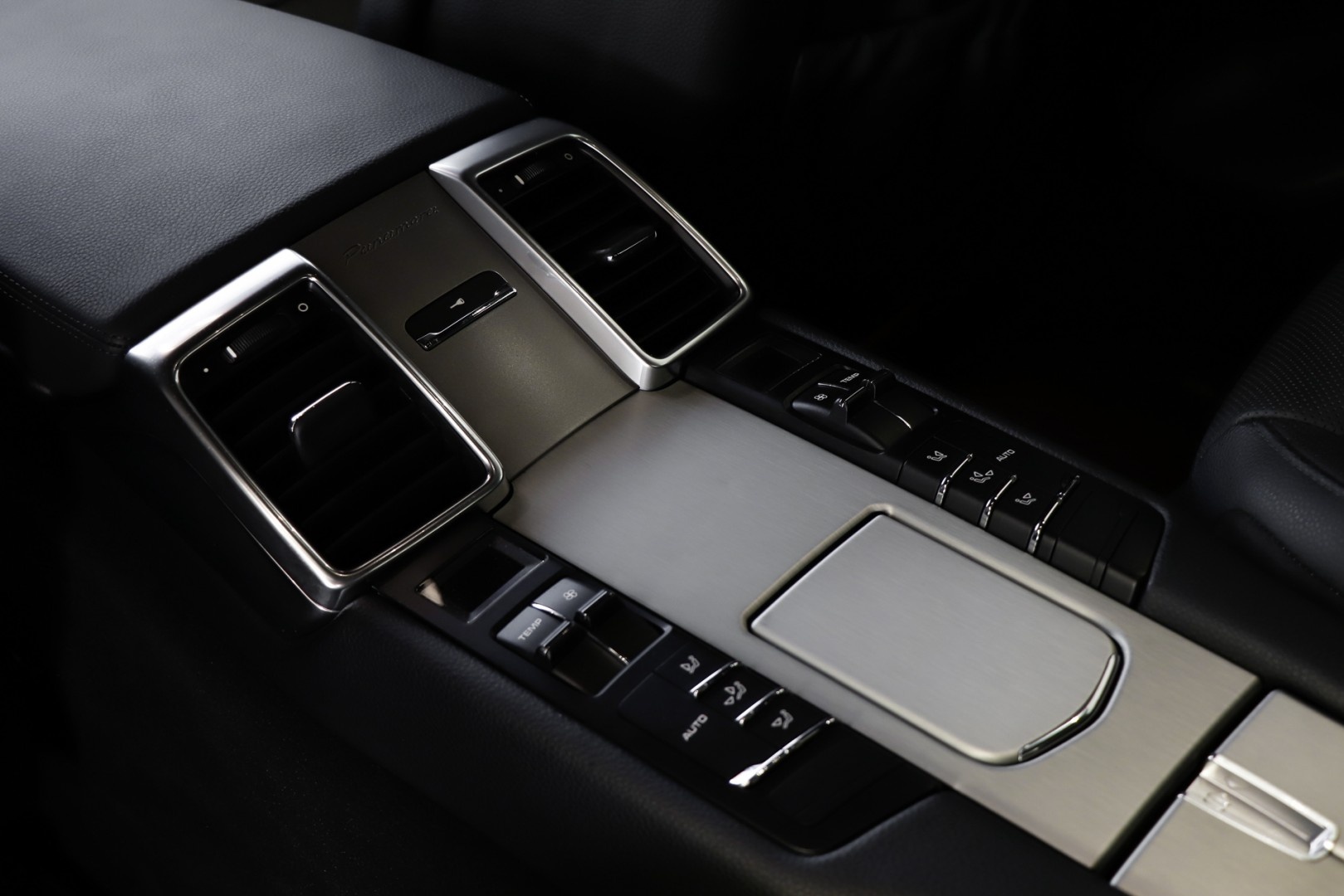 Porsche Panamera 4 S 2010