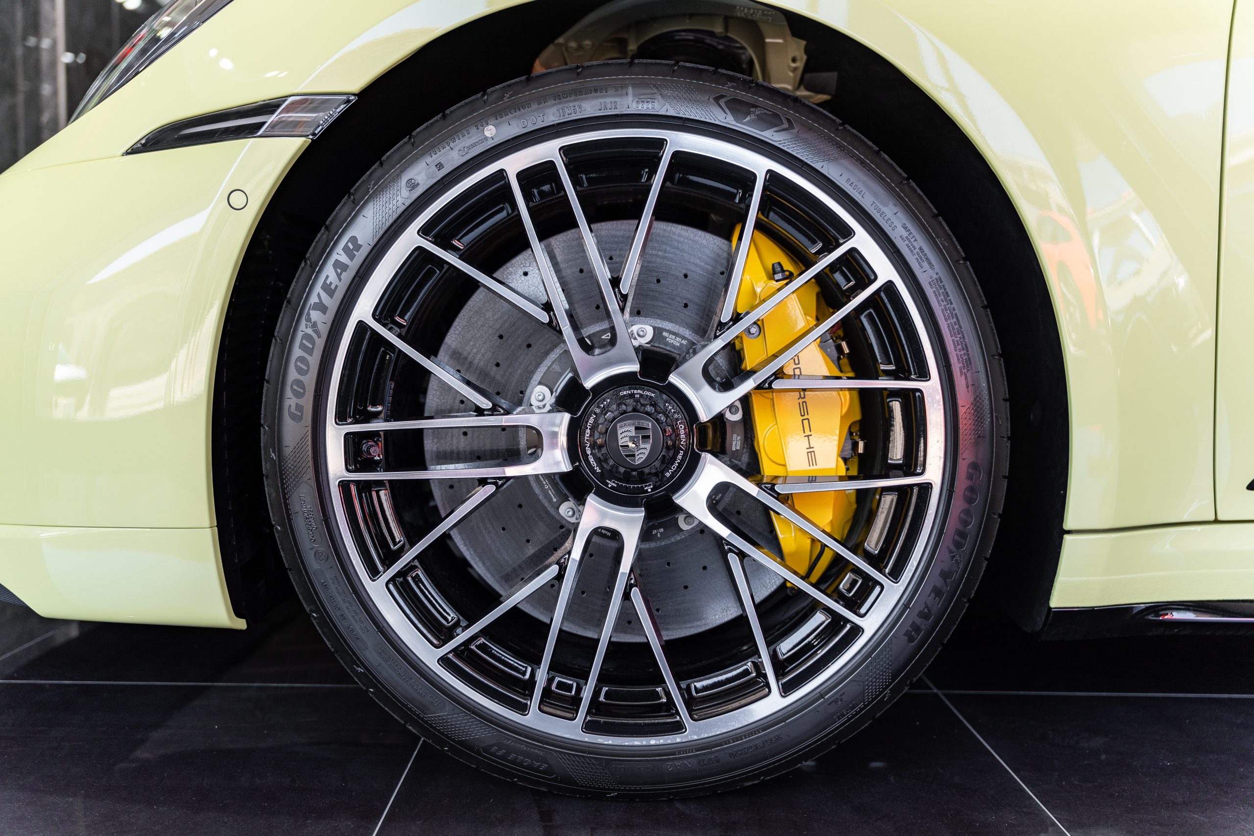 Porsche 911 (992.2) Turbo S Cabriolet