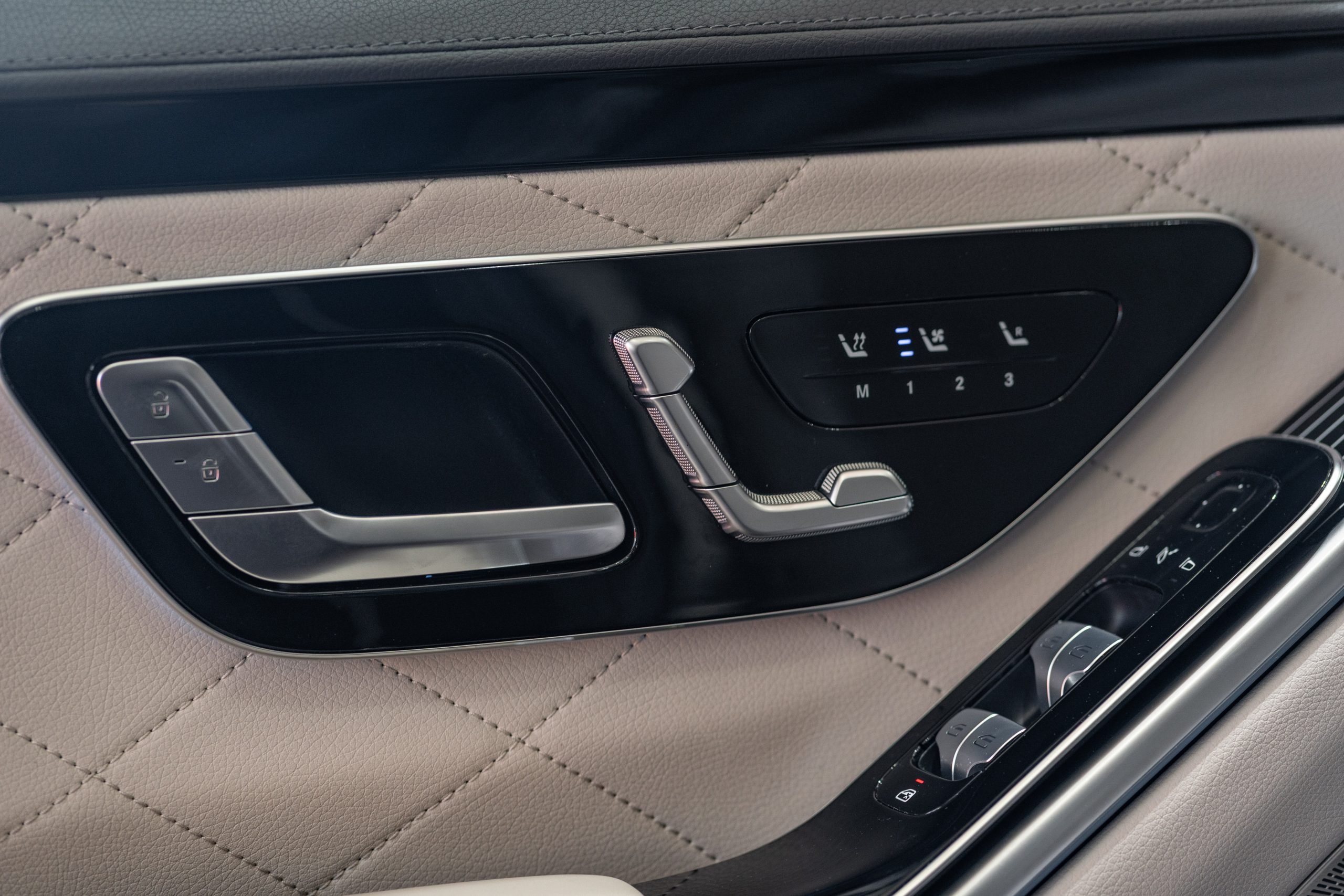 Mercedes-Benz S580e